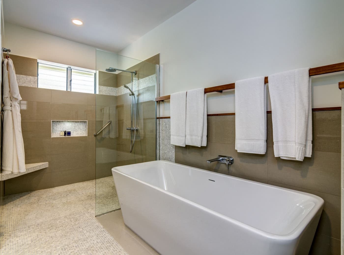 Junior Suite — luxury villa photo 3