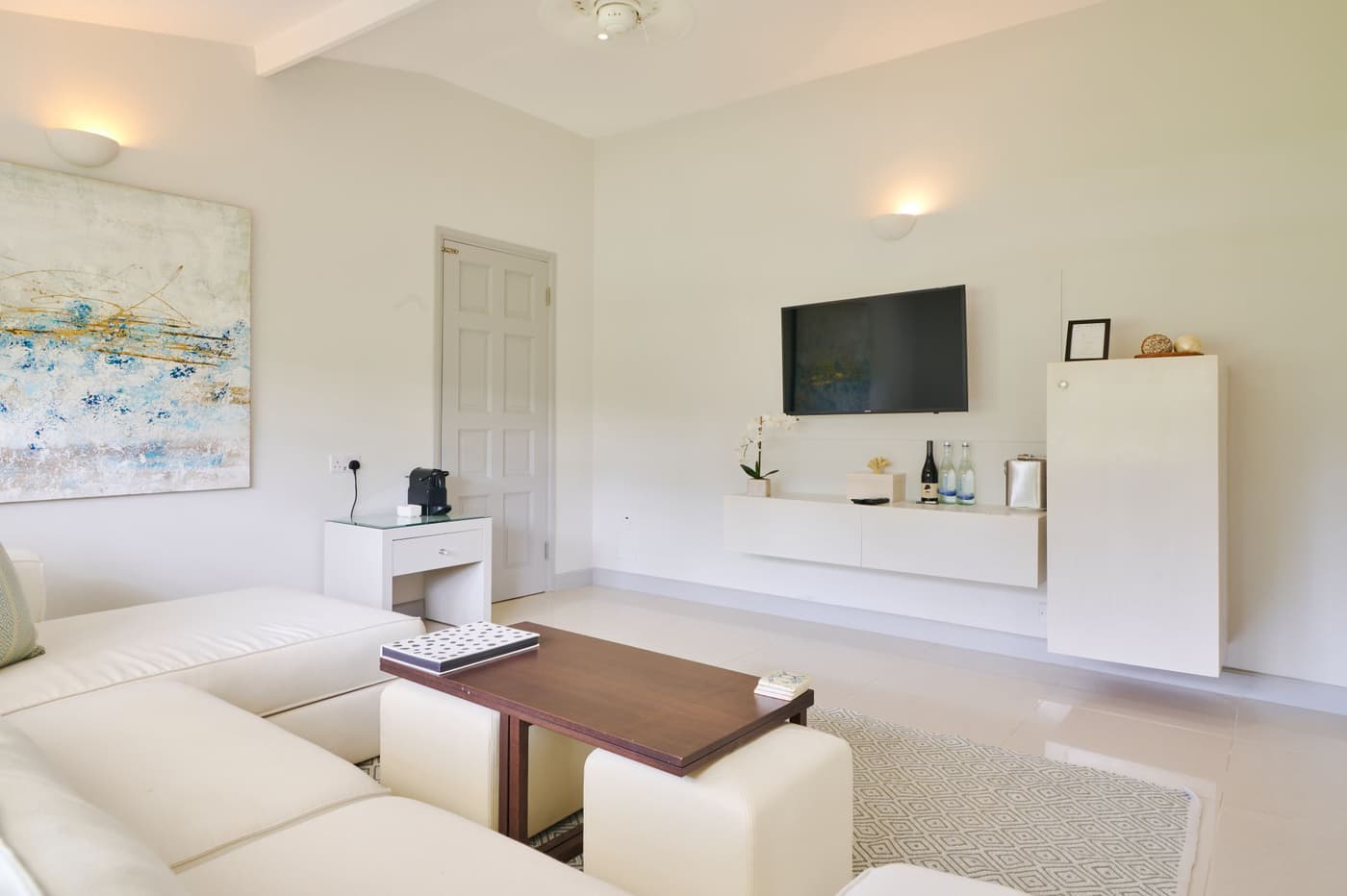 Deluxe Suite - 2 bedrooms — luxury villa photo 14