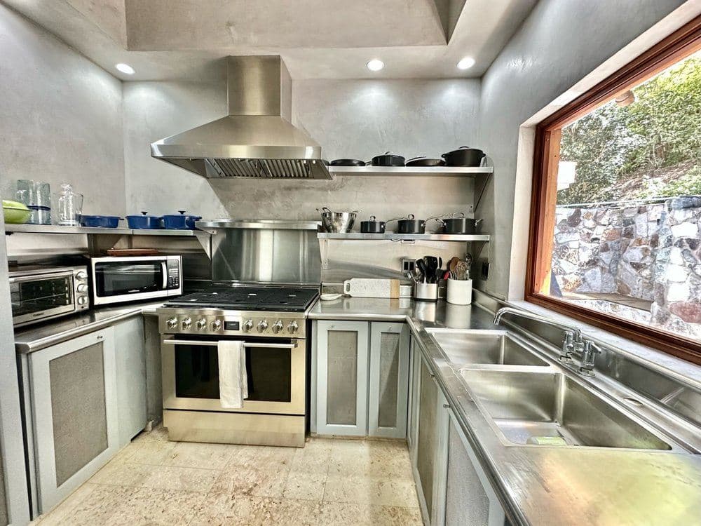 Villa Stone Falls — luxury villa photo 3