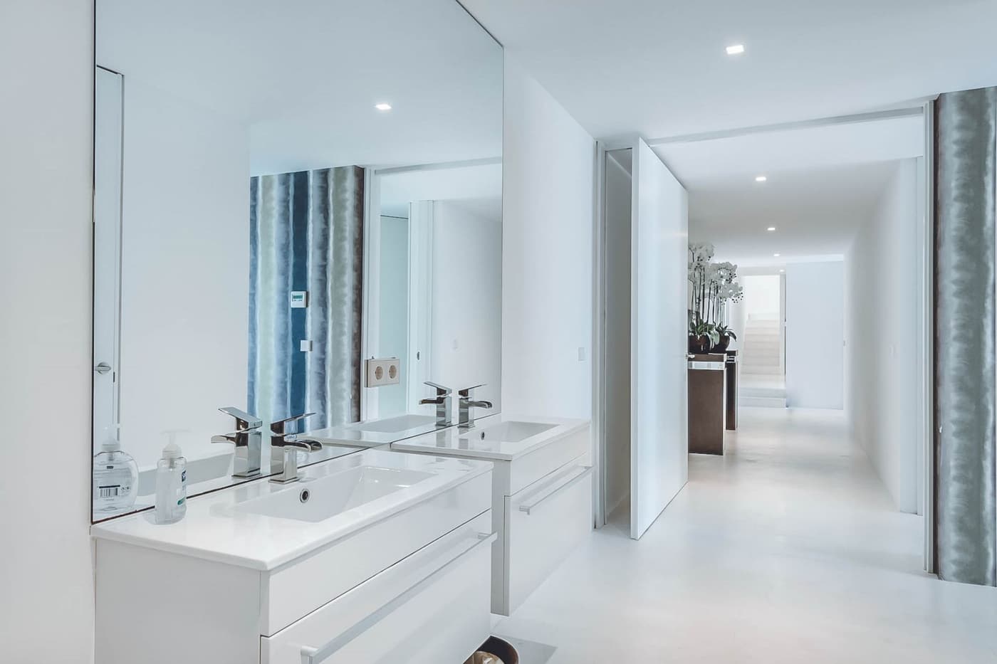 Villa Lyla — luxury villa photo 2