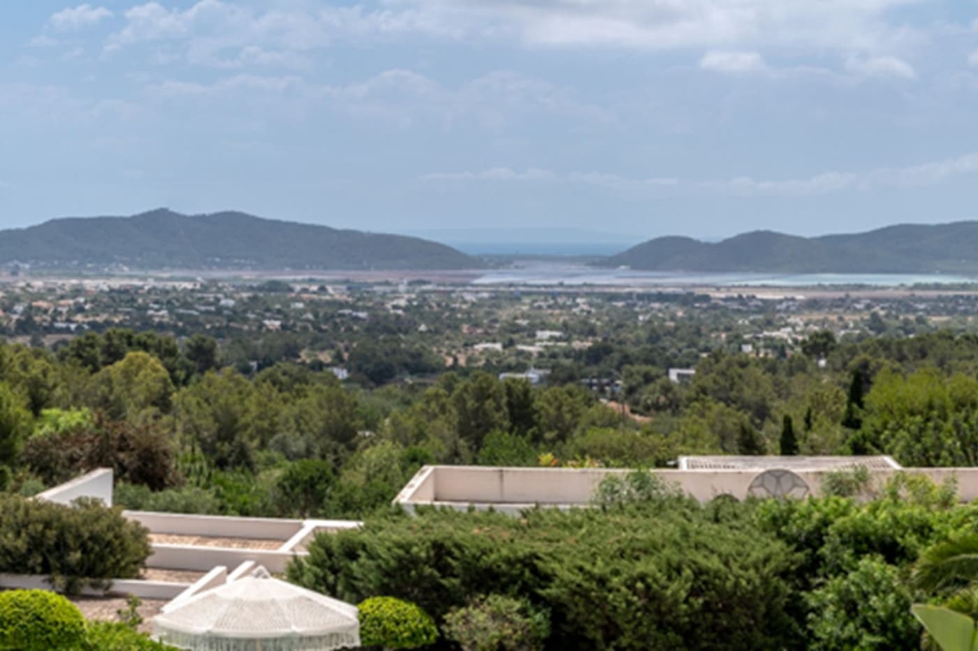 El Zafiro — luxury villa photo 1