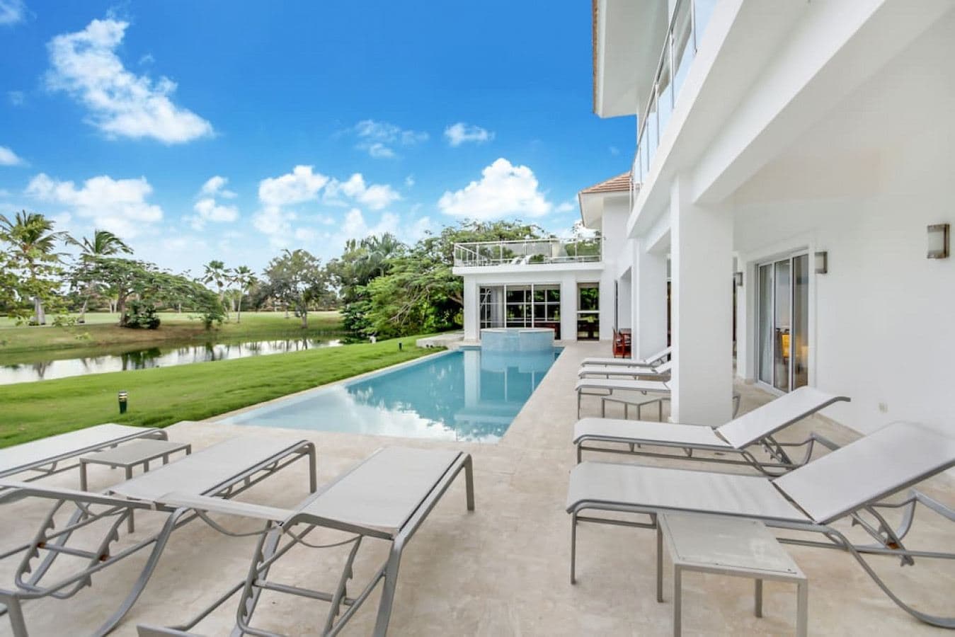 Villa Lake View — luxury villa photo 2