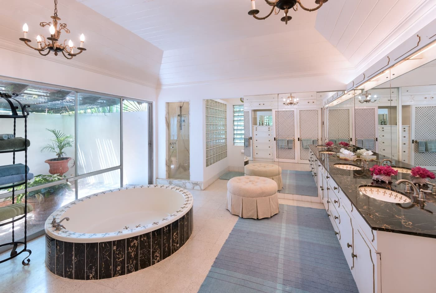 Villa Solandra — luxury villa photo 1