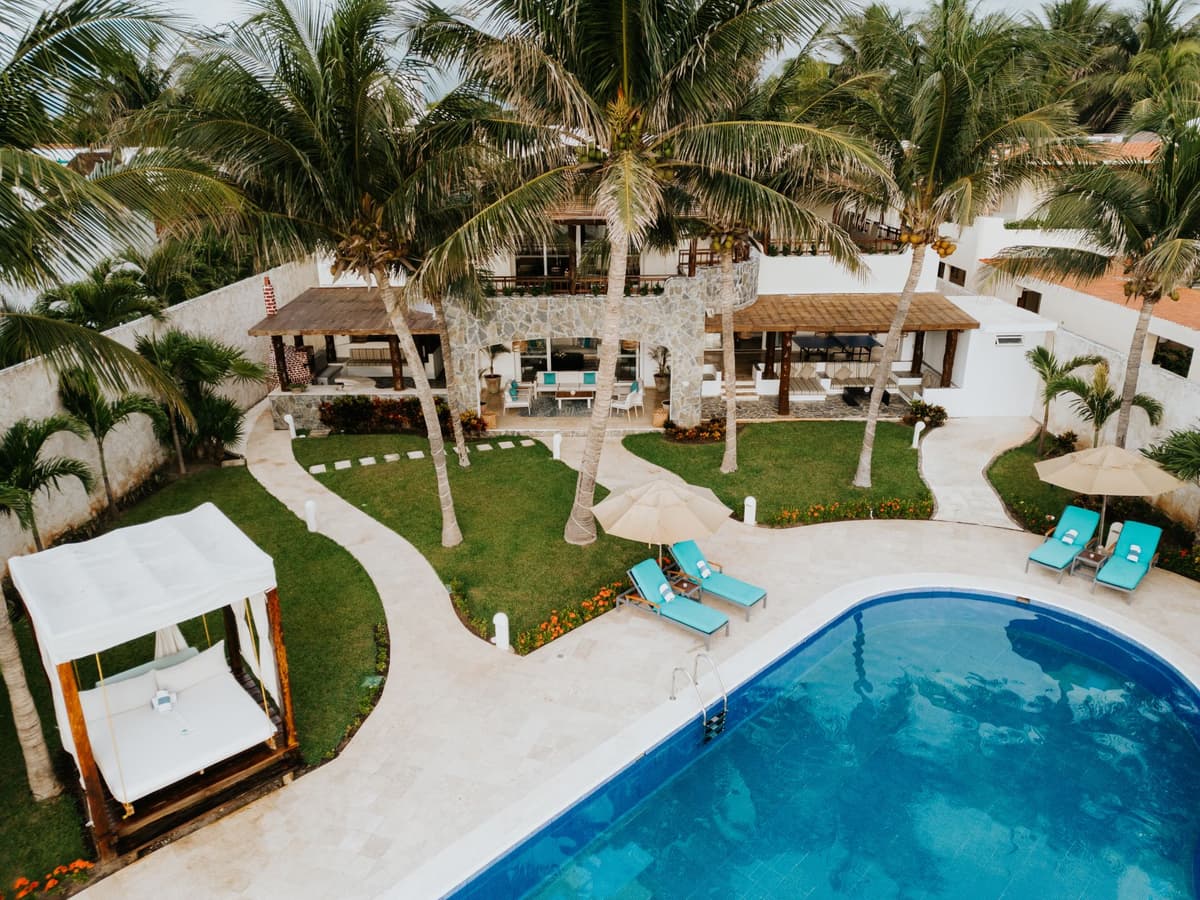Villa Corona — luxury villa photo 1