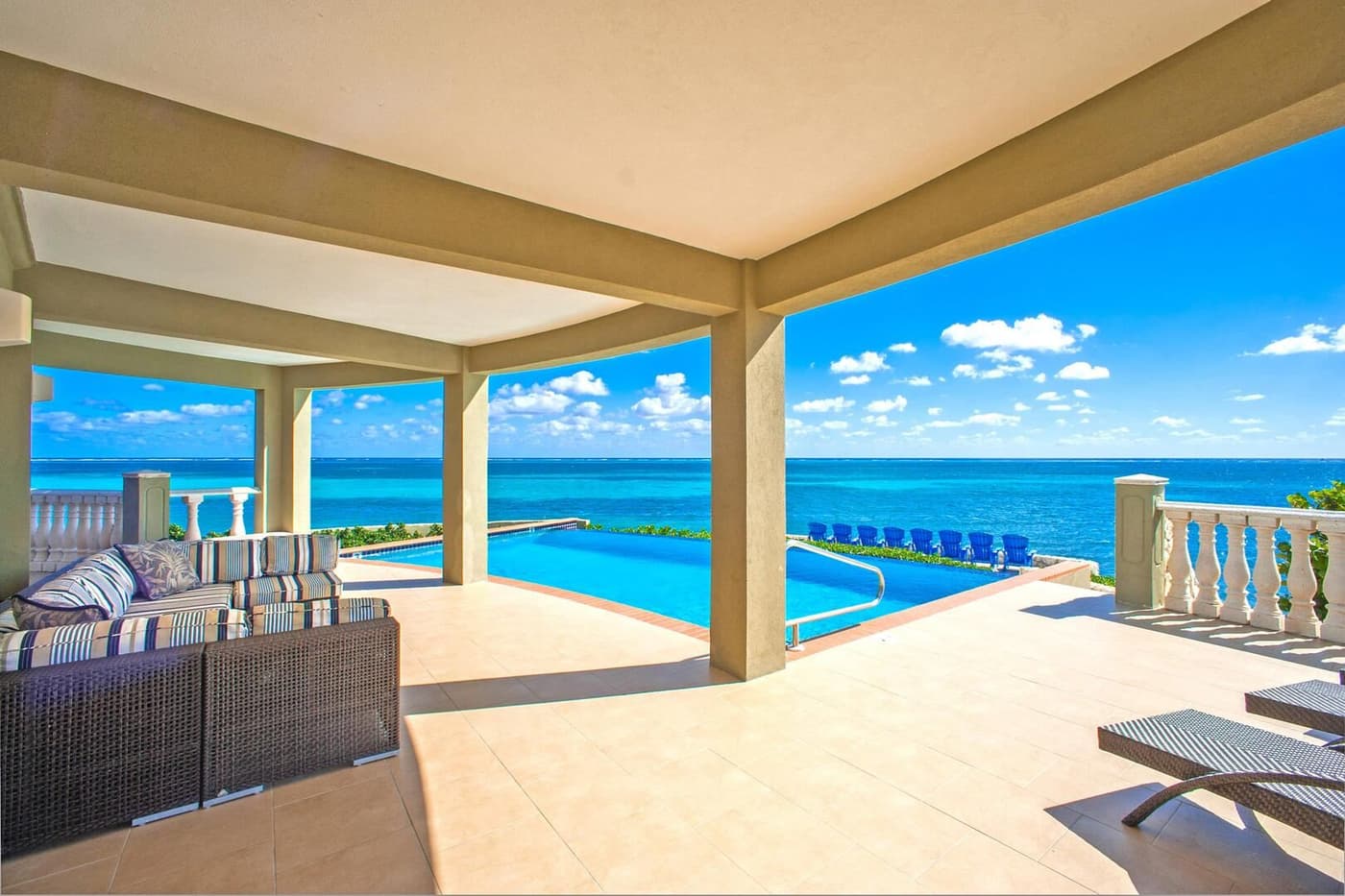 Cayman Castle — luxury villa photo 3
