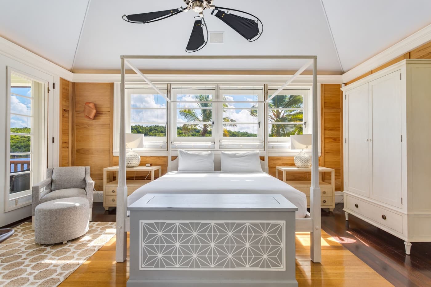 Santosha Villa Estate — luxury villa photo 3