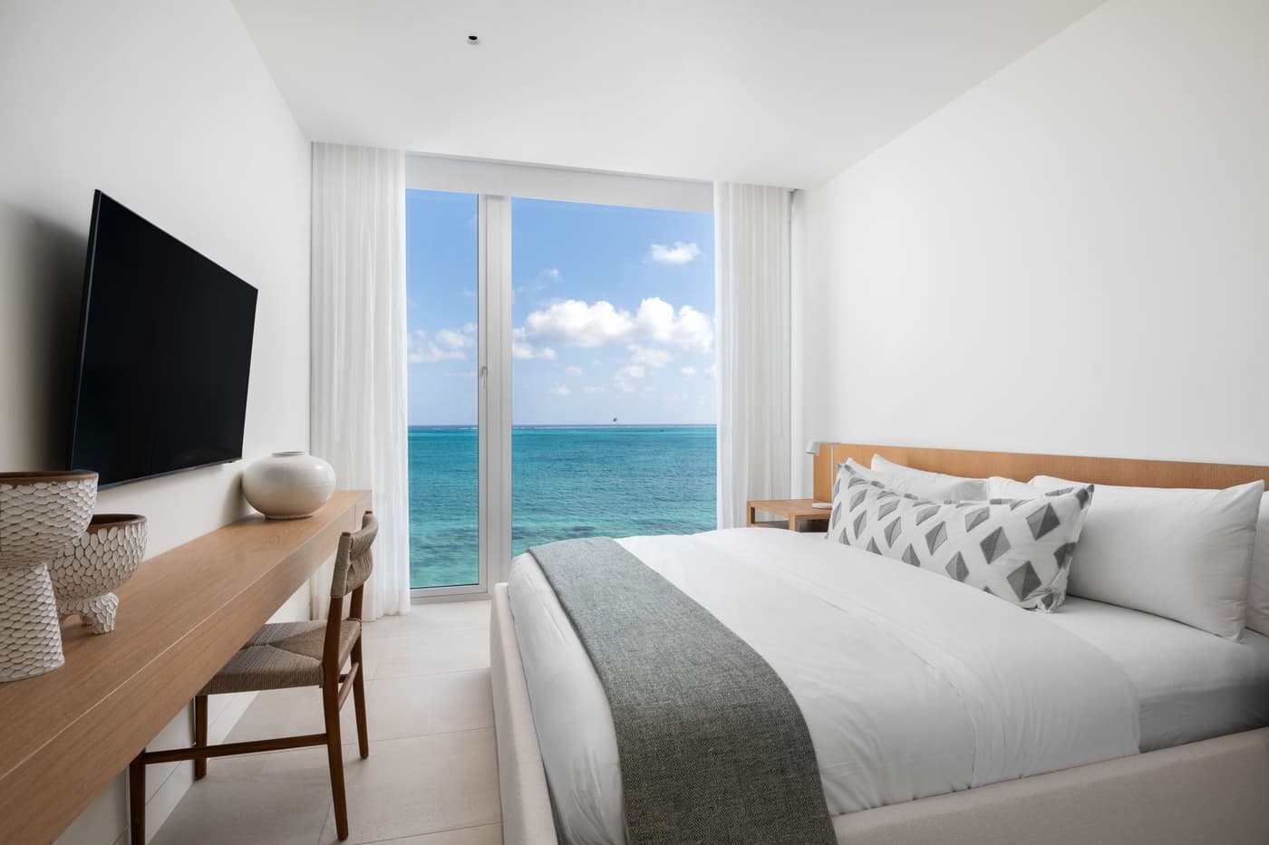 North Shore Enclave - 3 BDR OCEAN FRONT BEACH HOUSE — luxury villa photo 3