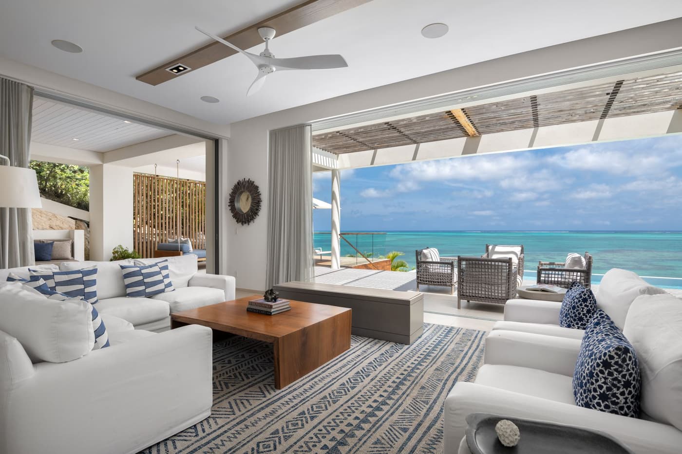 North Shore Enclave - 4 BDR BEACHFRONT VILLA — luxury villa photo 3