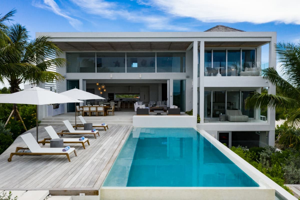 Grace Bay Enclave - 4 BDR OCEAN VIEW VILLA — luxury villa photo 1