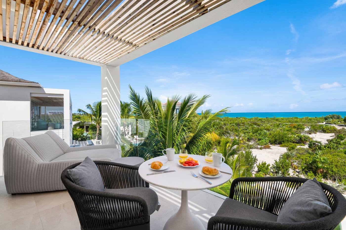 Grace Bay Enclave - 4 BDR OCEAN VIEW VILLA — luxury villa photo 3