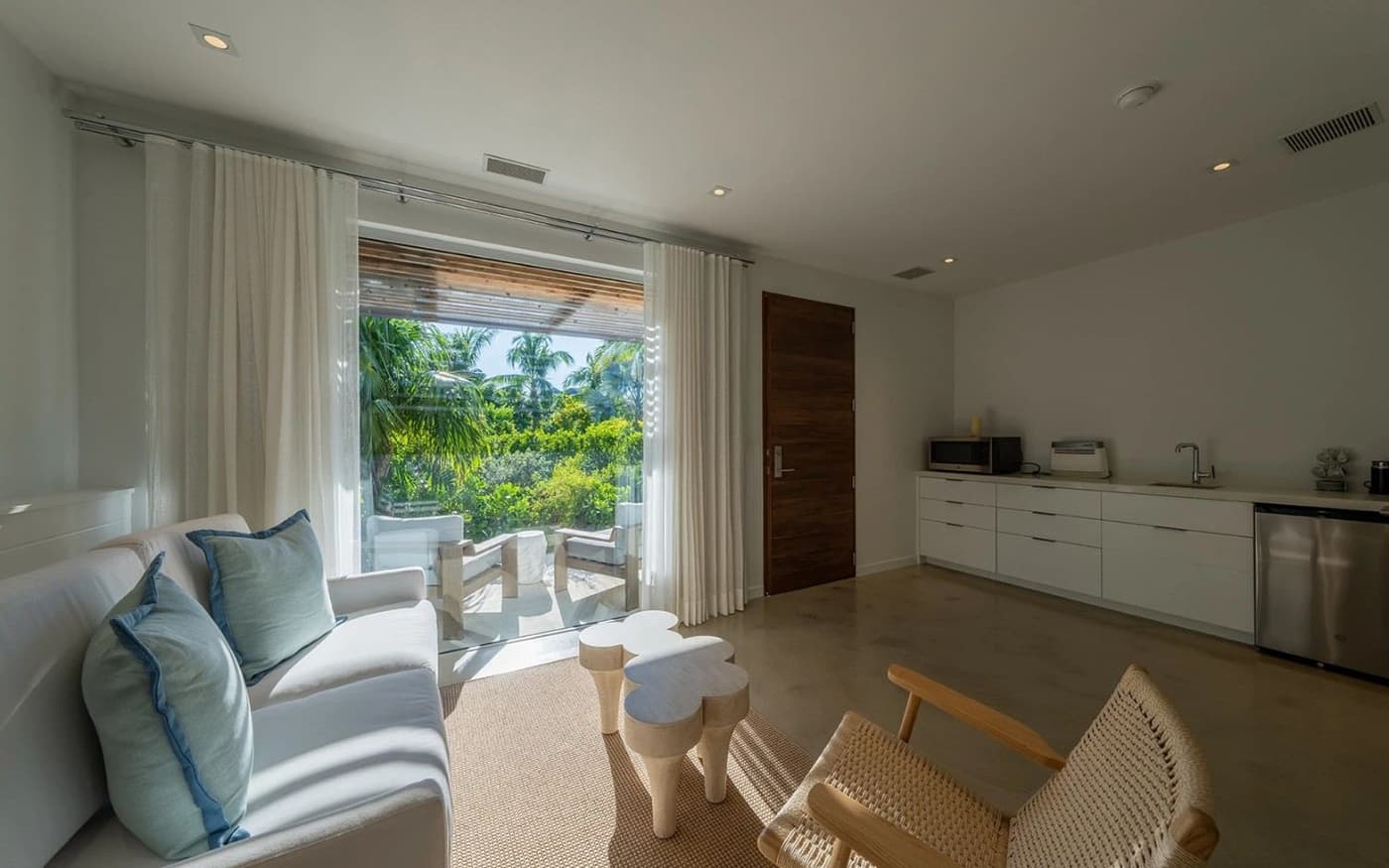Long Bay Enclave - 6 BDR BEACHFRONT VILLA — luxury villa photo 1