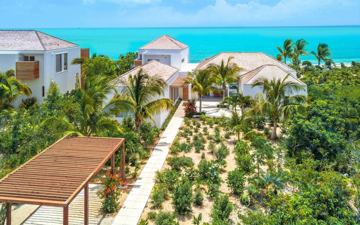 Long Bay Enclave - 5 BDR BEACHFRONT VILLA — luxury villa photo 1