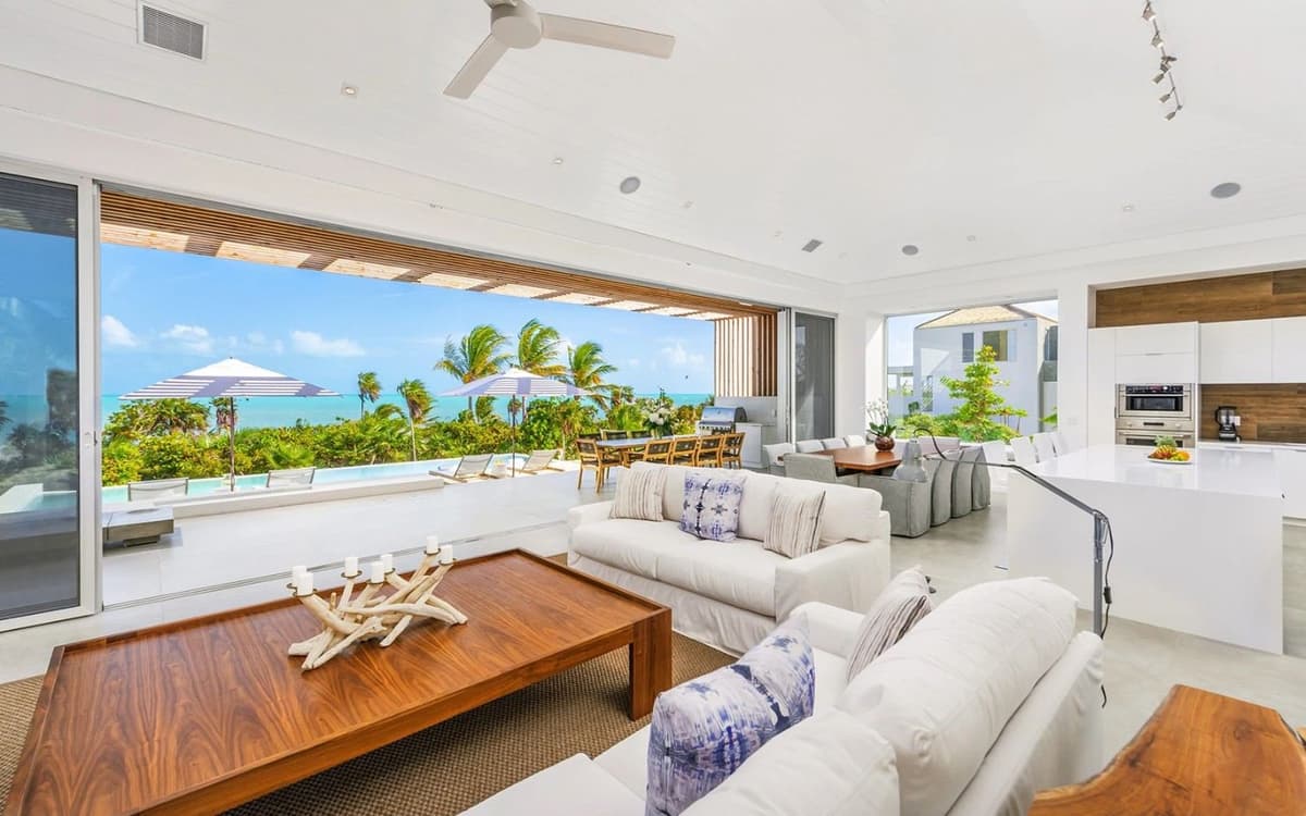 Long Bay Enclave - 5 BDR BEACHFRONT VILLA — luxury villa photo 2
