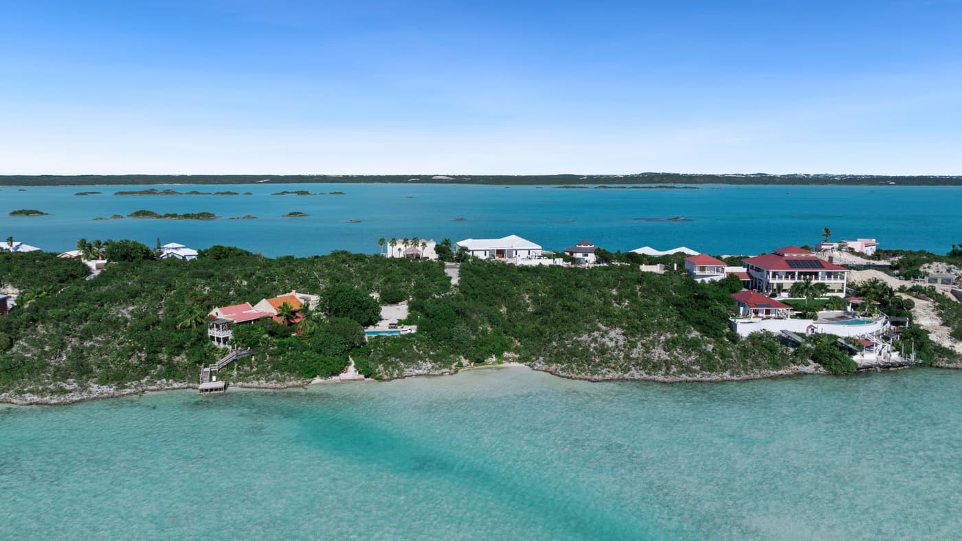 Ocean Breeze Villa — luxury villa photo 79
