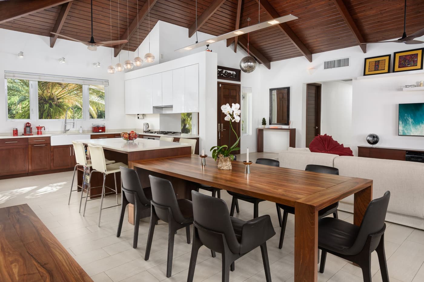 Below Deck Villa — luxury villa photo 1