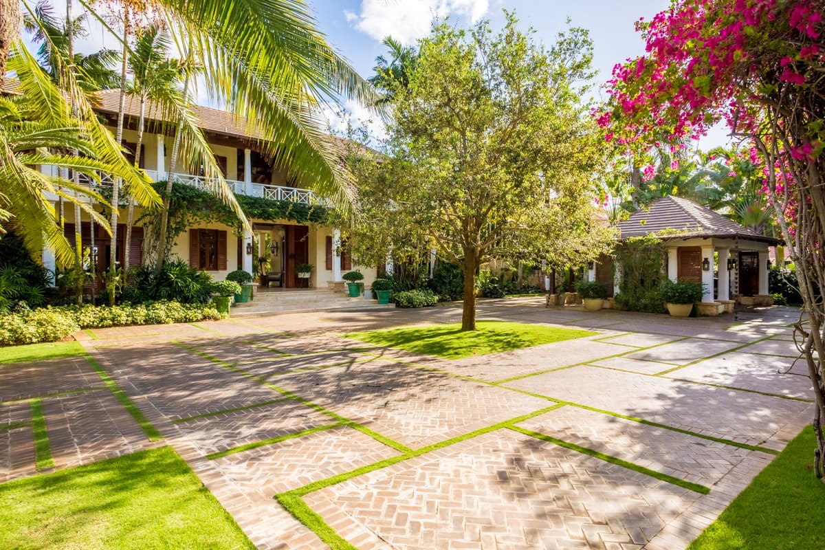 Villa Palmeras — luxury villa photo 1