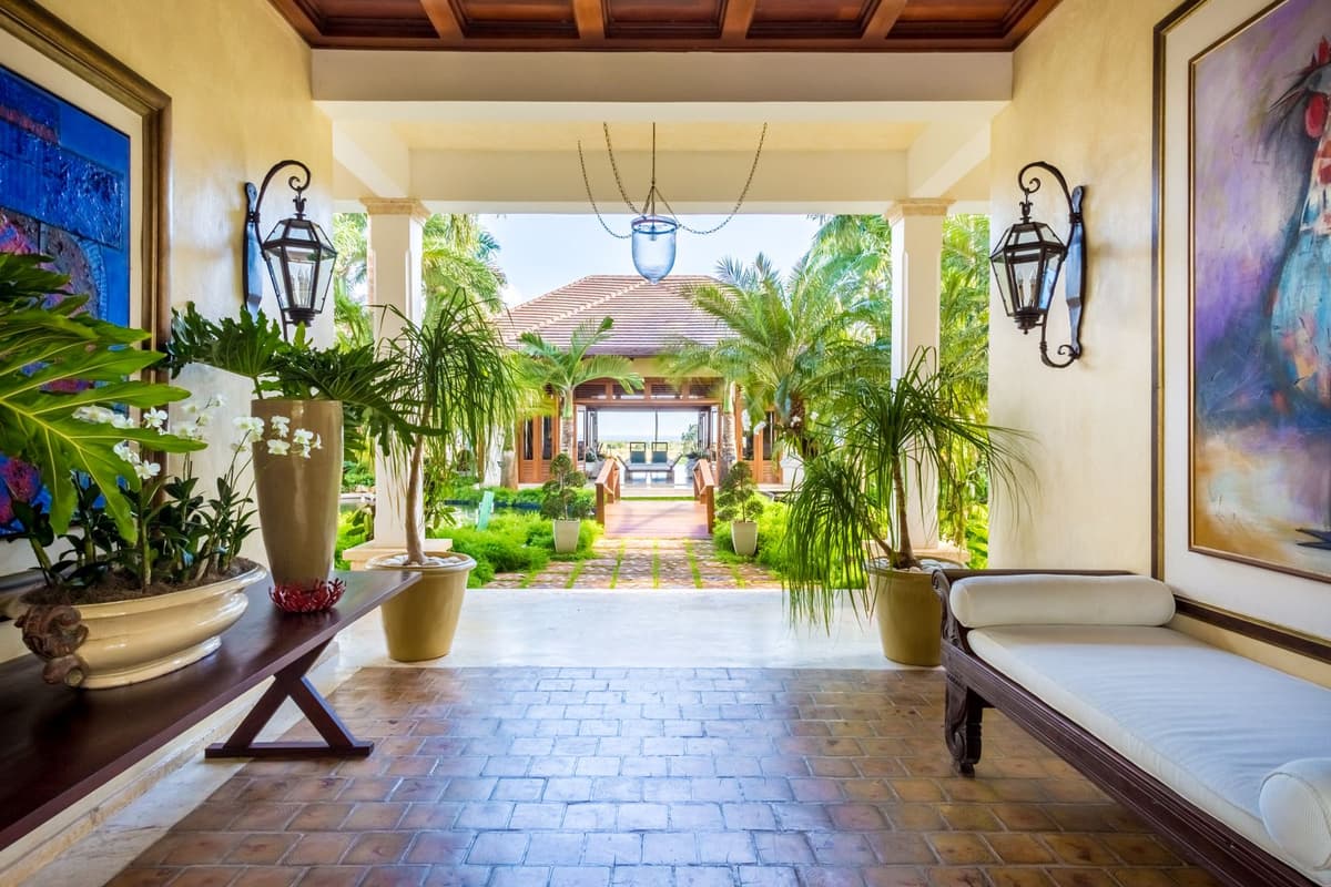 Villa Palmeras — luxury villa photo 2
