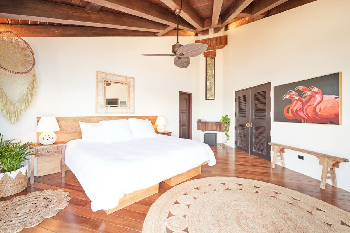 Aerial Honor Room — luxury villa photo 1