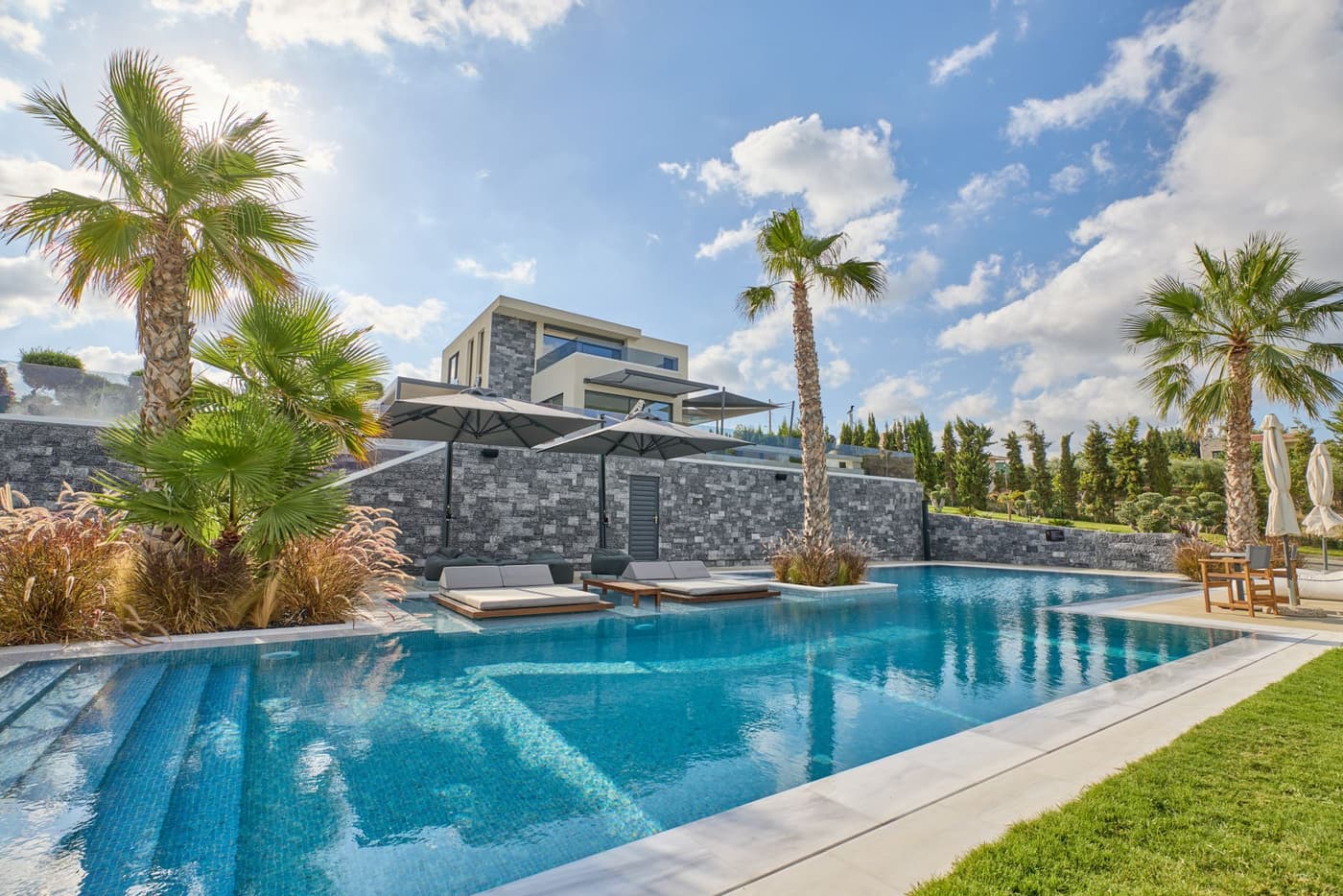 Yolies Estate — luxury villa photo 3