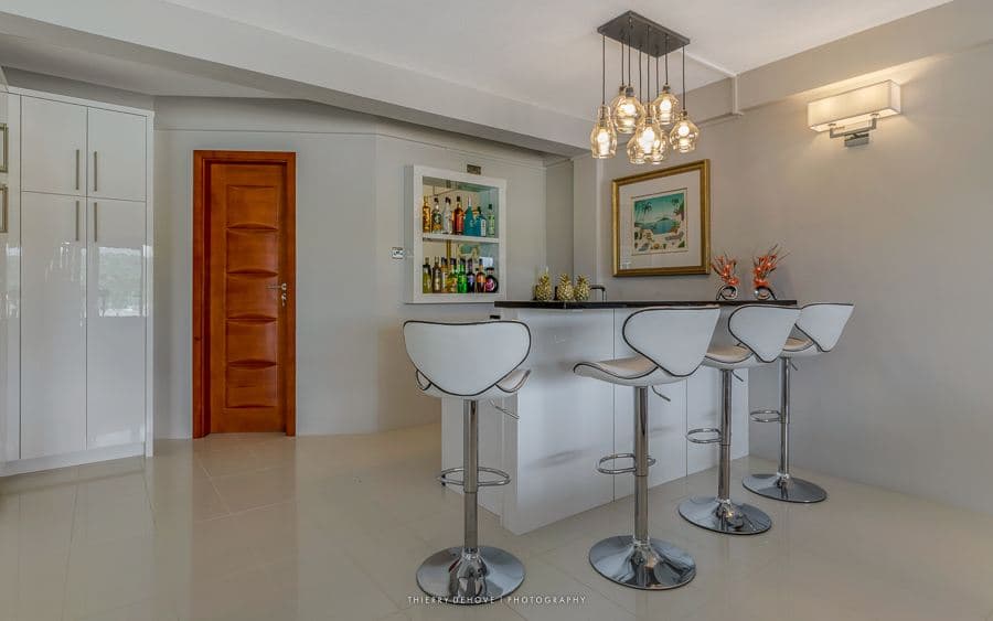 The Bay View Villa Hartman Bay — luxury villa photo 1