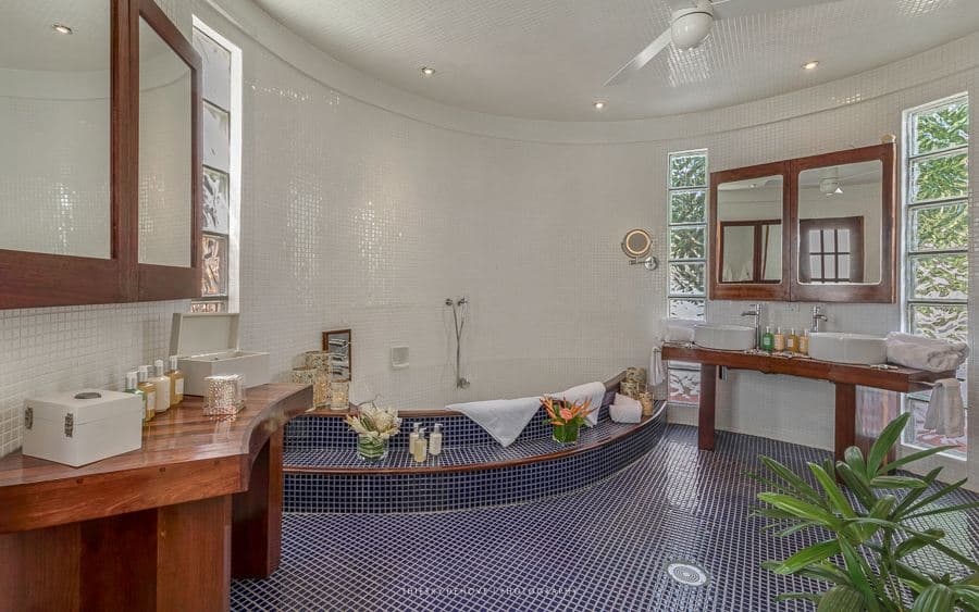 Mount Hartman Bay Estate — luxury villa photo 2