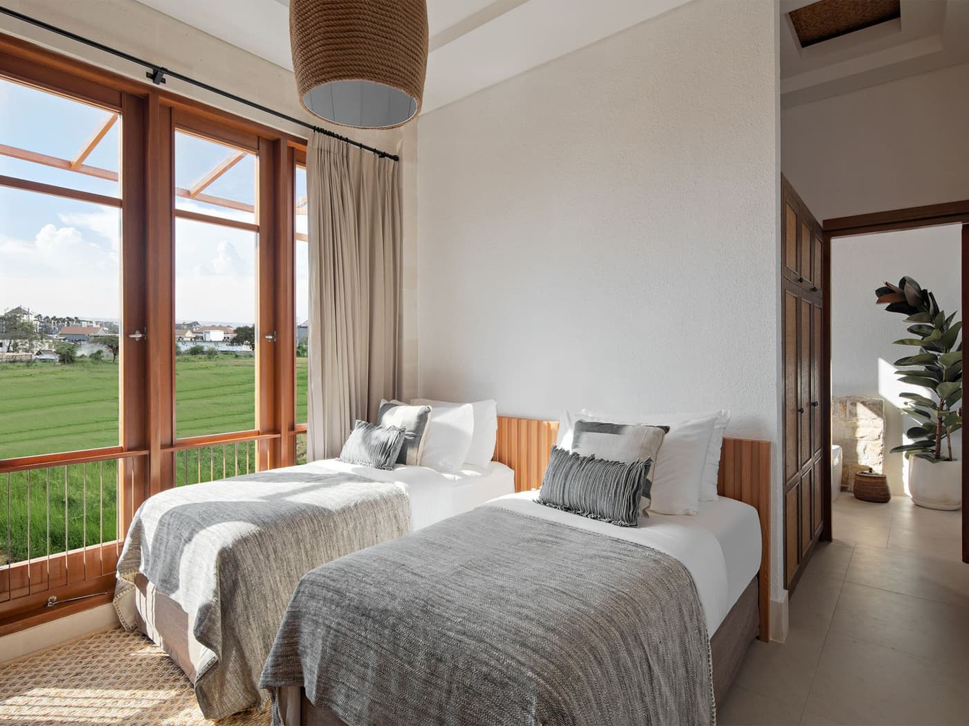 Villa Dhanika — luxury villa photo 3