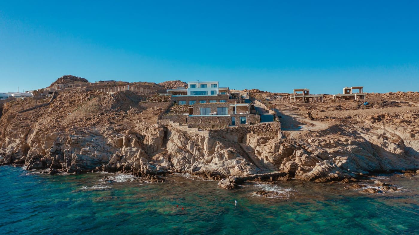 Splendid Waterfront Villa 1 — luxury villa photo 2