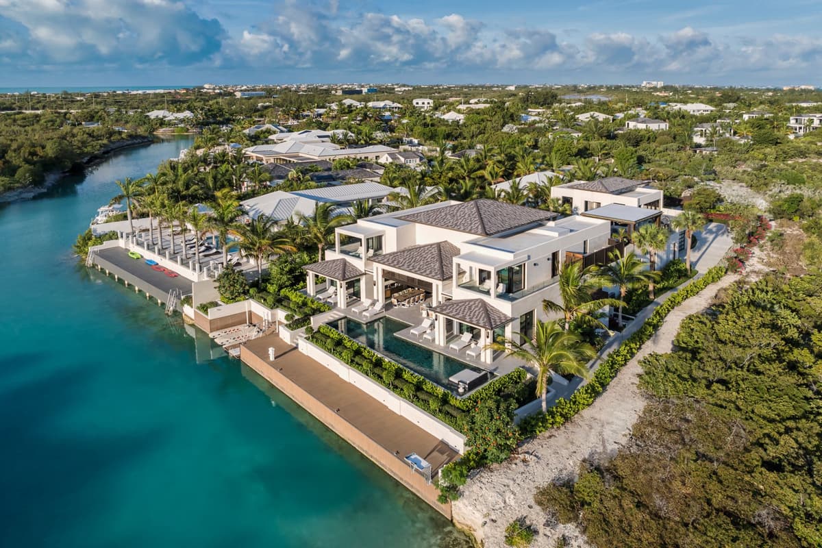 Young Villa — luxury villa photo 1