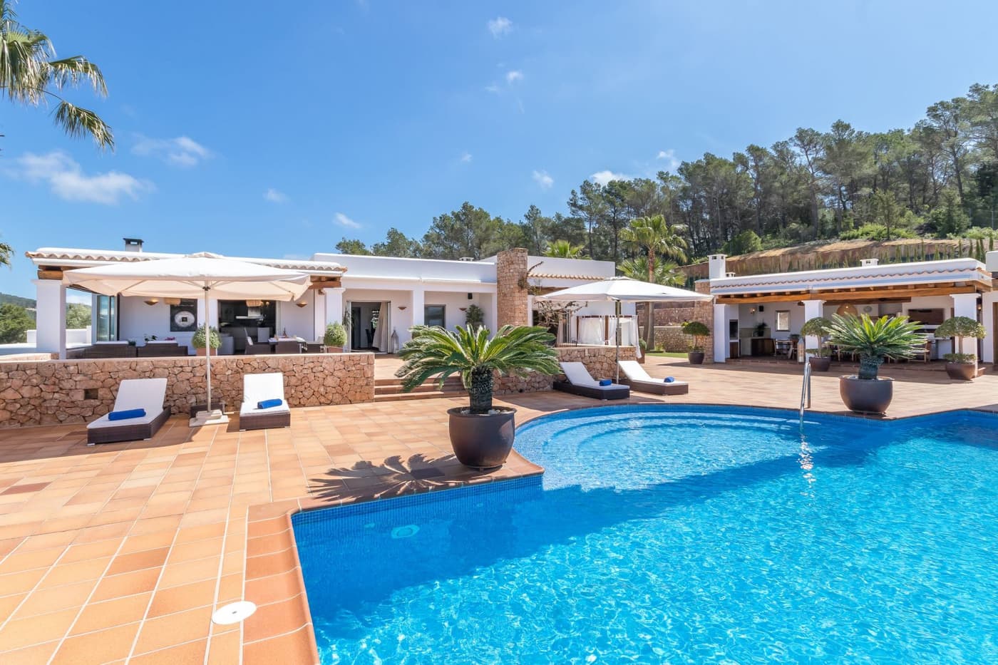 Can Tierra — luxury villa photo 2
