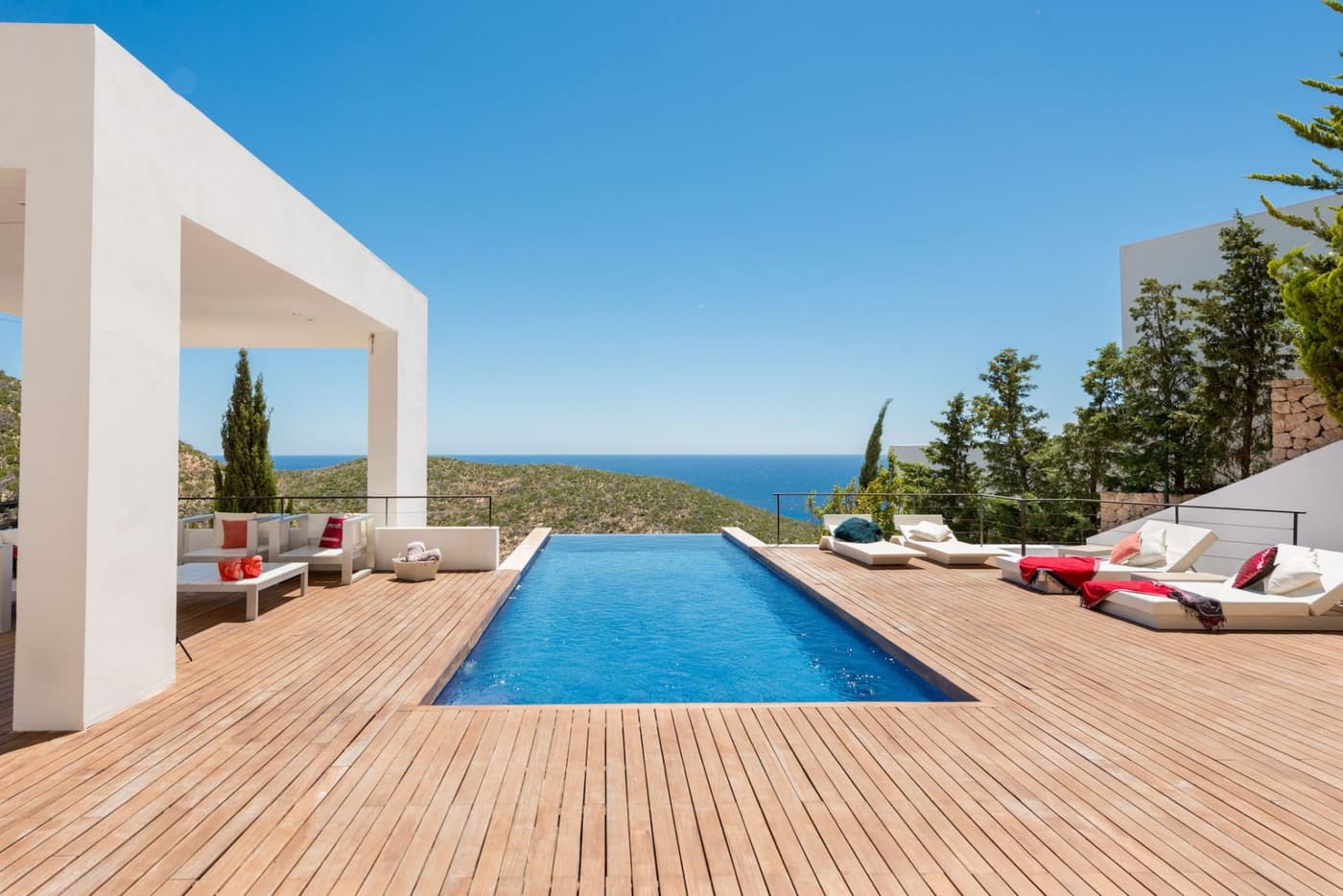 Vista Infinita — luxury villa photo 2