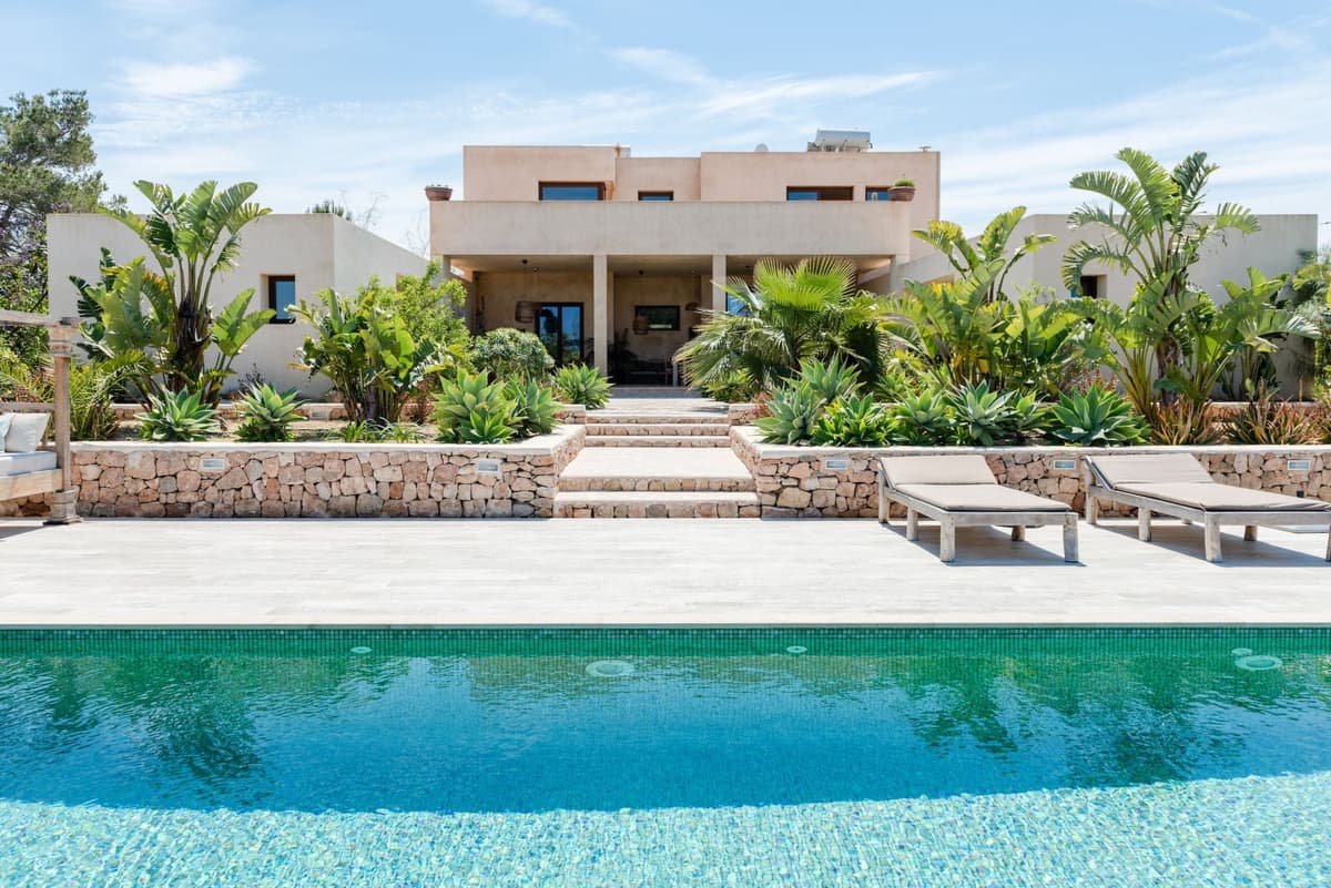 Villa Izarra — luxury villa photo 1