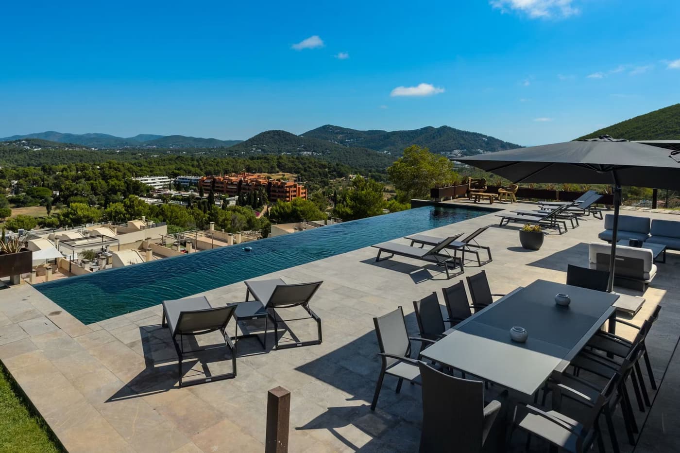 Villa Minimal — luxury villa photo 1