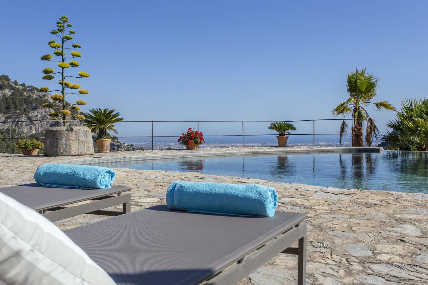 La Sonrisa — luxury villa photo 2
