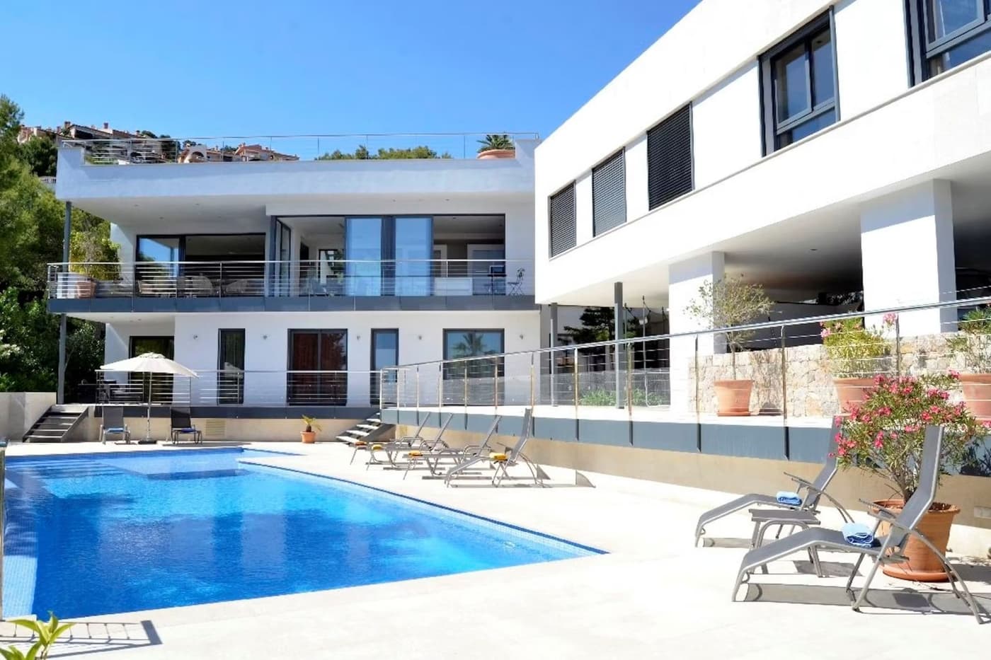 Villa Isla — luxury villa photo 1