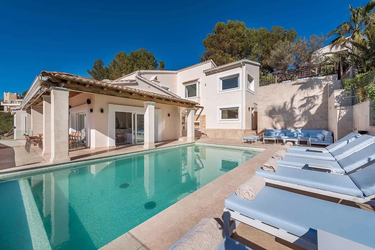 Villa El Lirio — luxury villa photo 1