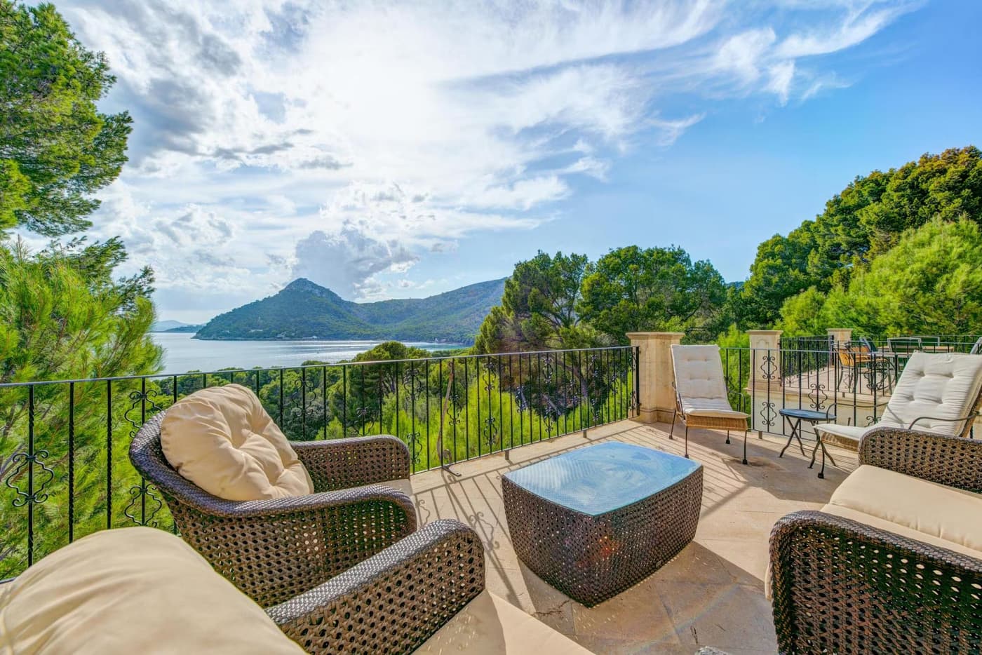 Villa Mireya Formentor — luxury villa photo 2