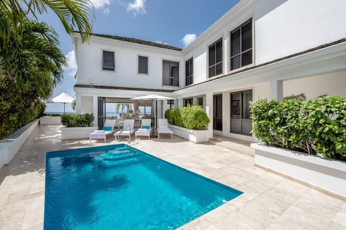 Dolphin Beach House — luxury villa photo 26