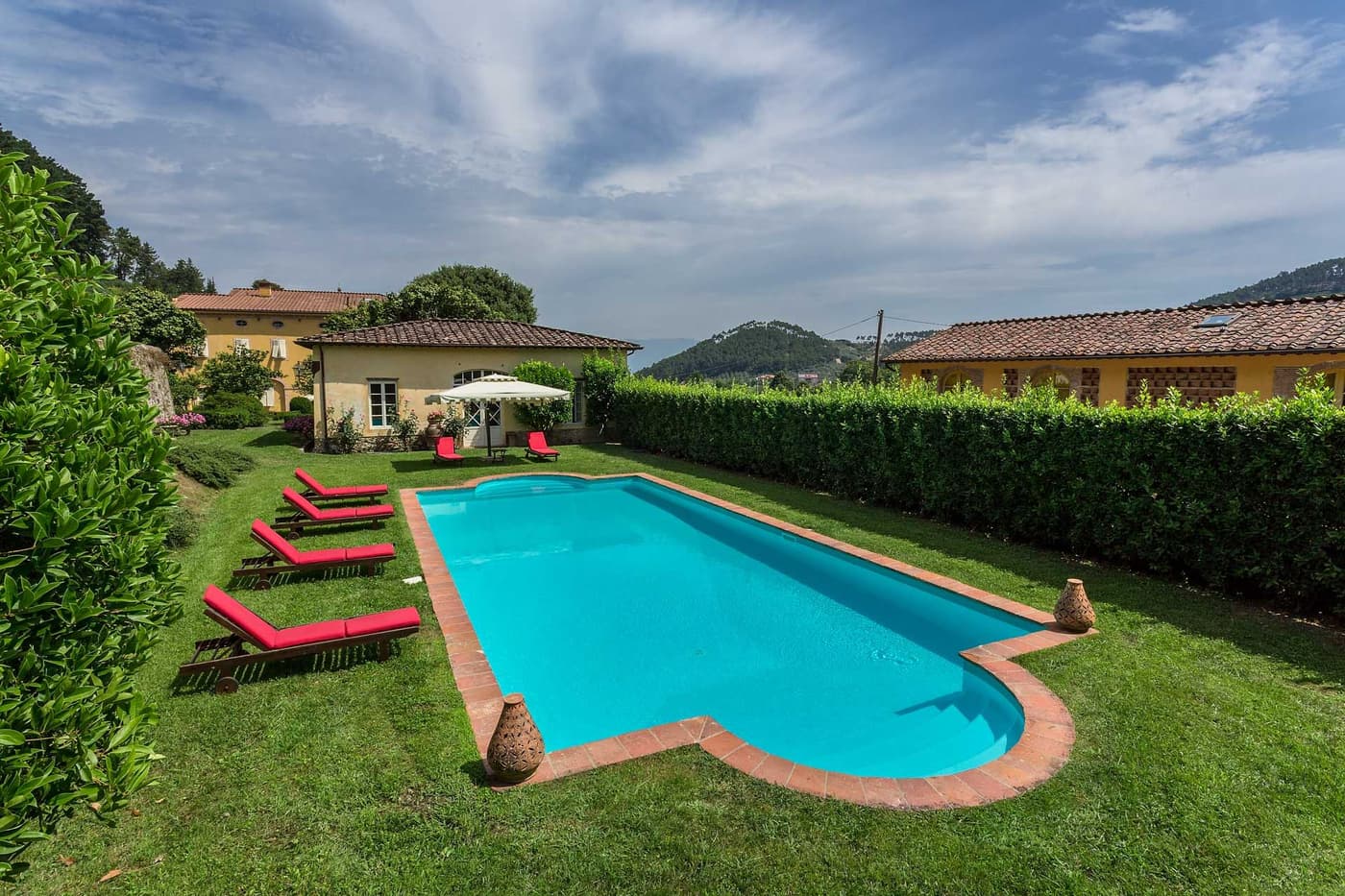 Villa Controni — luxury villa photo 1