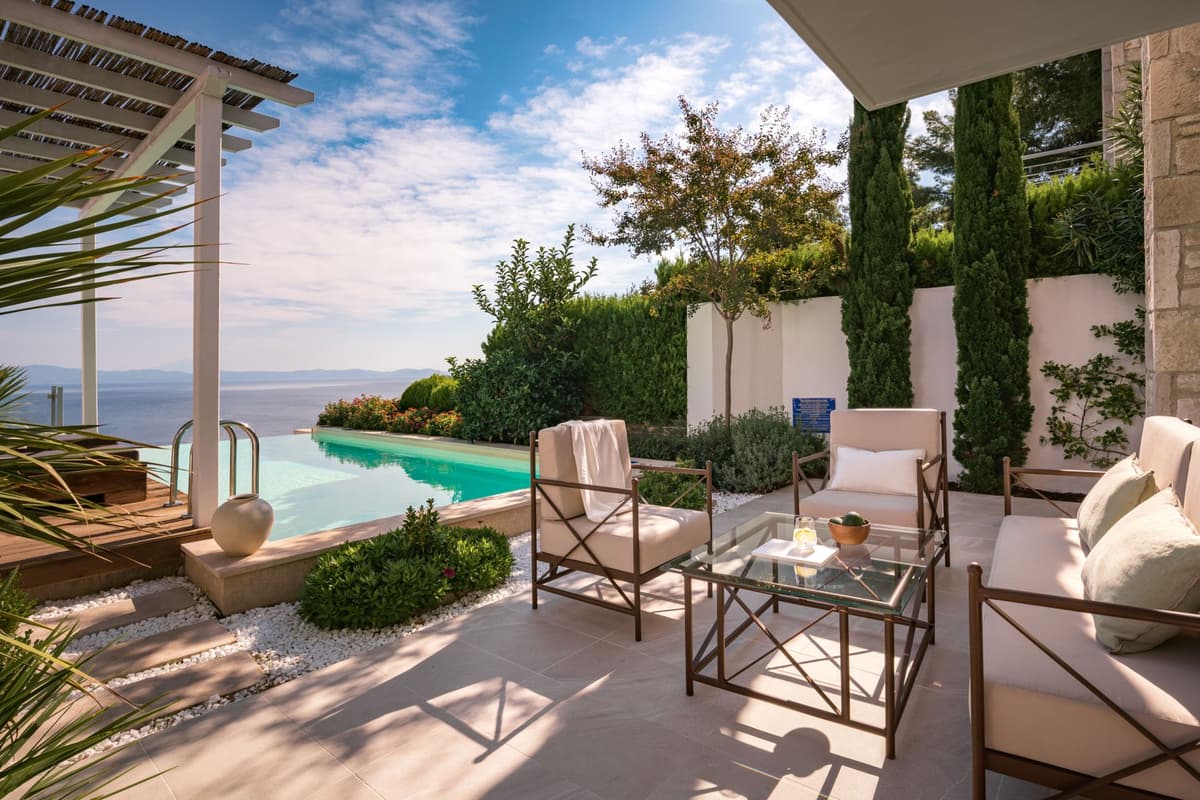 Select 1-Bedroom Villa Private Pool — luxury villa photo 2