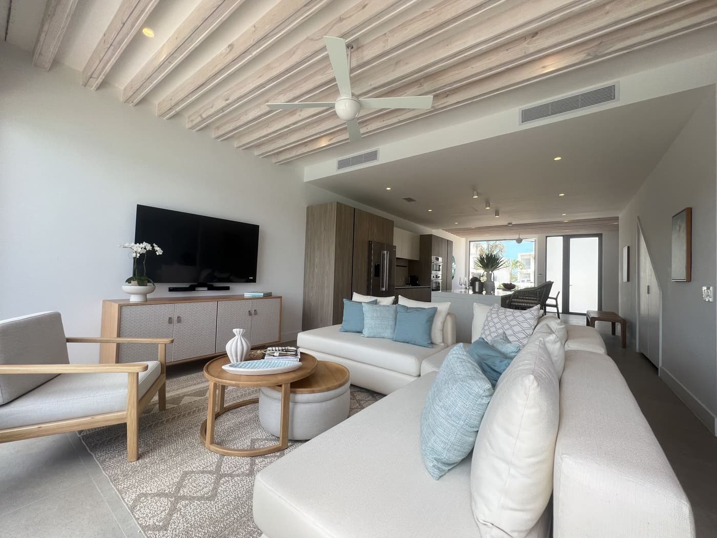 South Bank Boat House One Bedroom — luxury villa photo 3