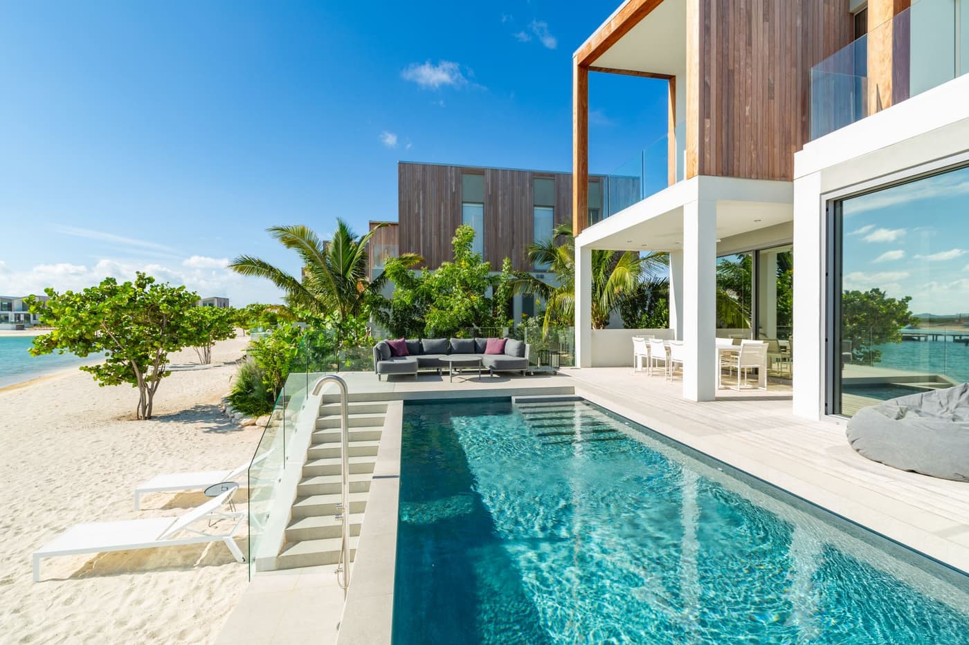 South Bank Lagoon Villas 5BDR — luxury villa photo 1