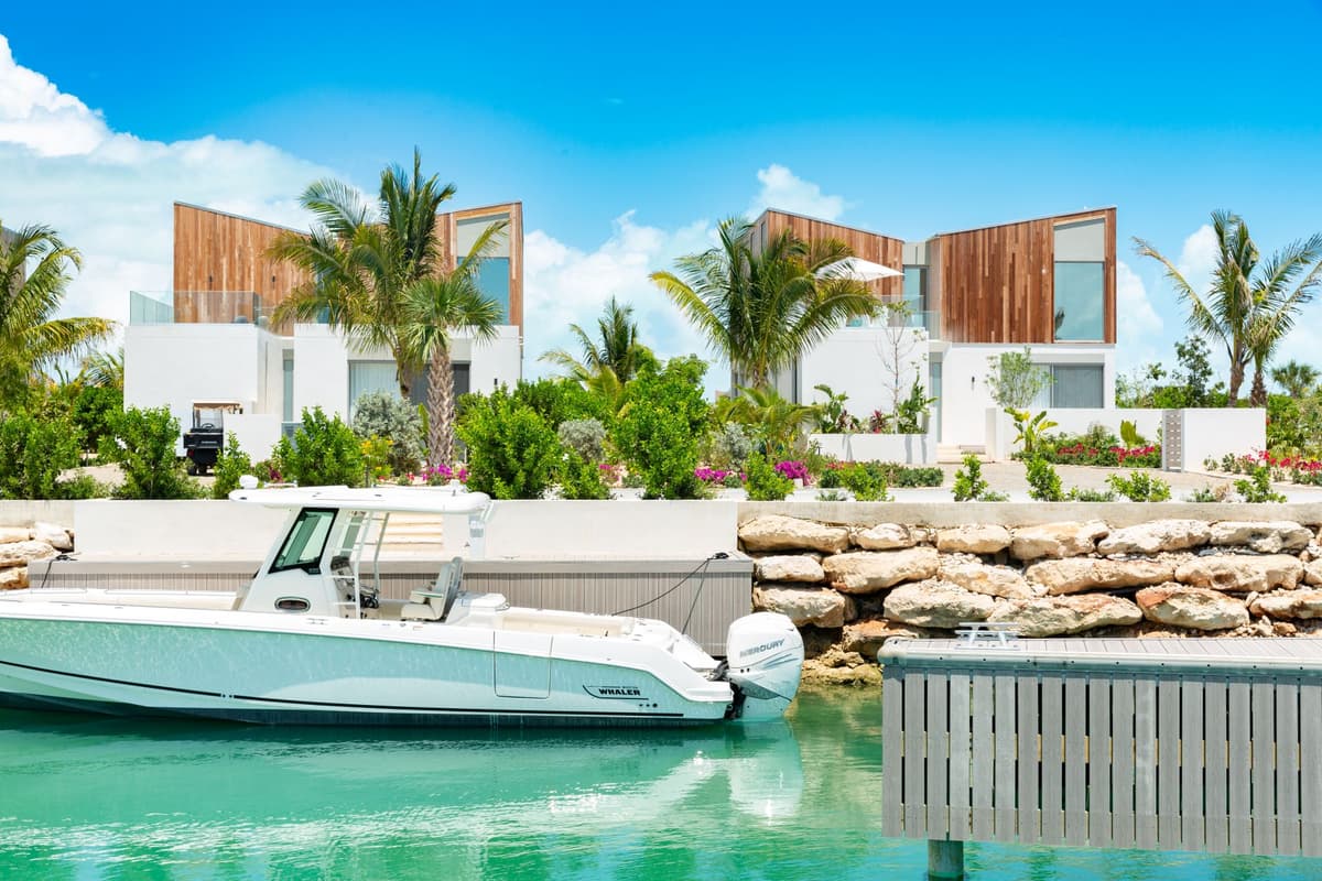 South Bank Lagoon Villas 5BDR — luxury villa photo 65