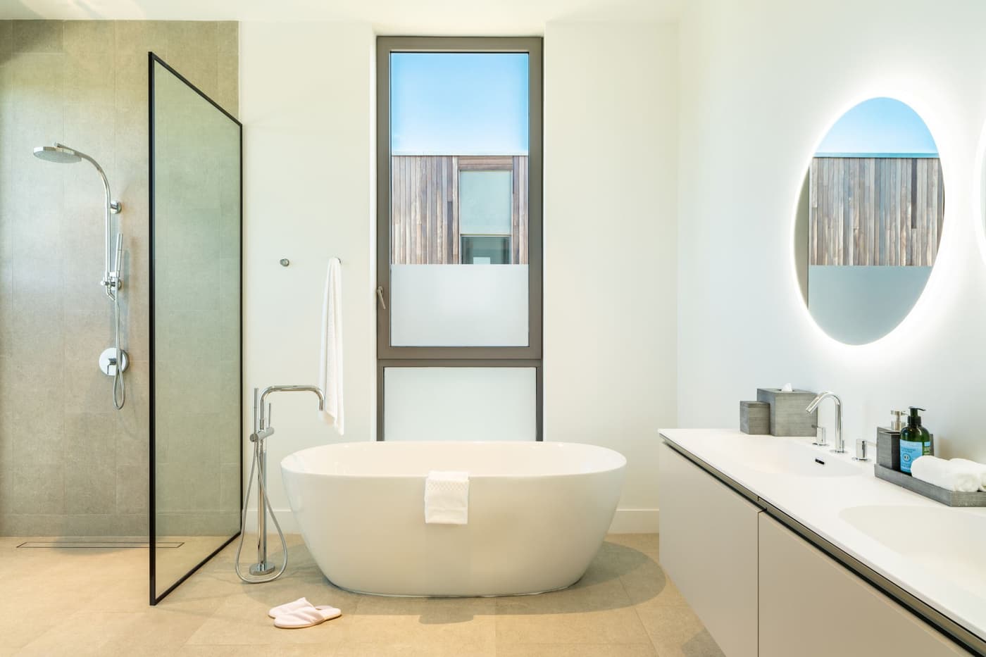 South Bank Lagoon Villas 3BDR — luxury villa photo 2