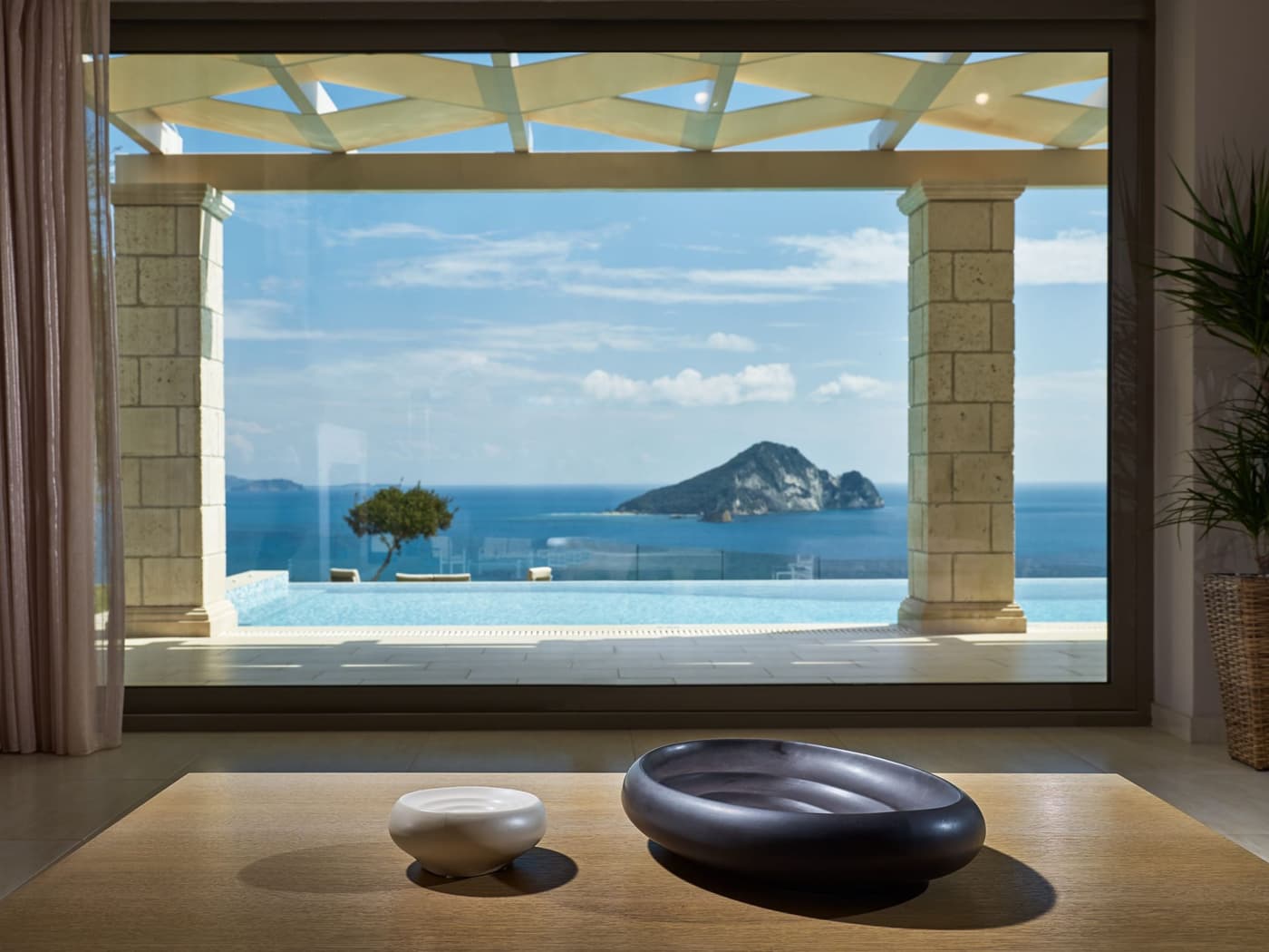 Villa Avra-Keri Lake — luxury villa photo 3