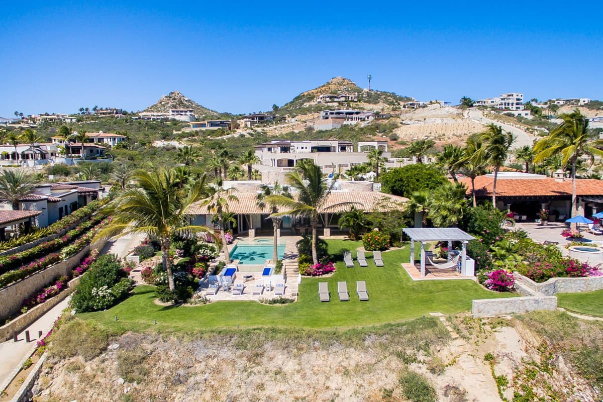 Piedra Blanca — luxury villa photo 2