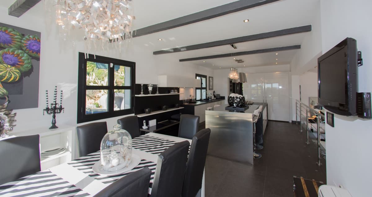 Villa Camellia — luxury villa photo 2