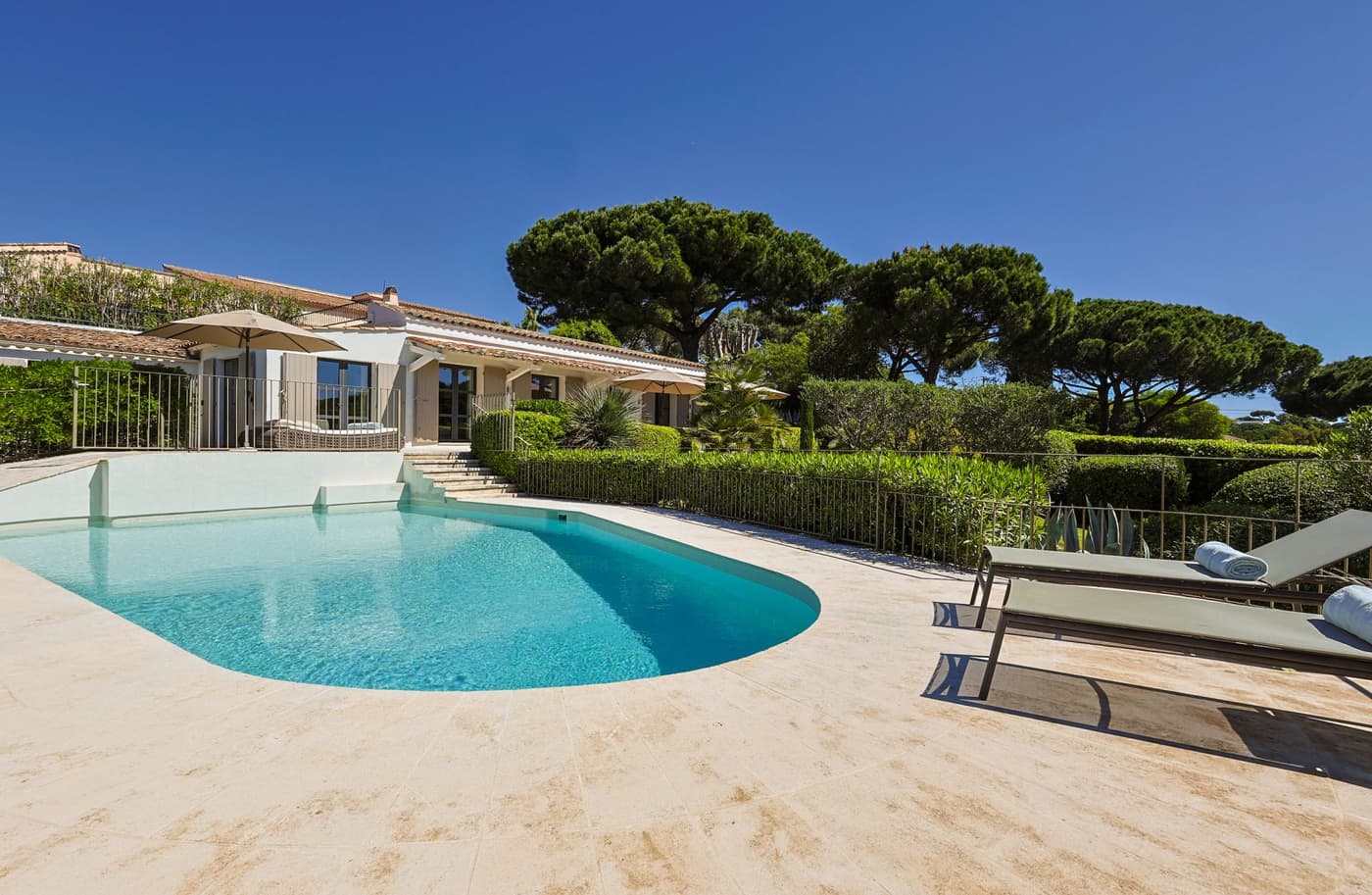 Villa Bleu — luxury villa photo 1