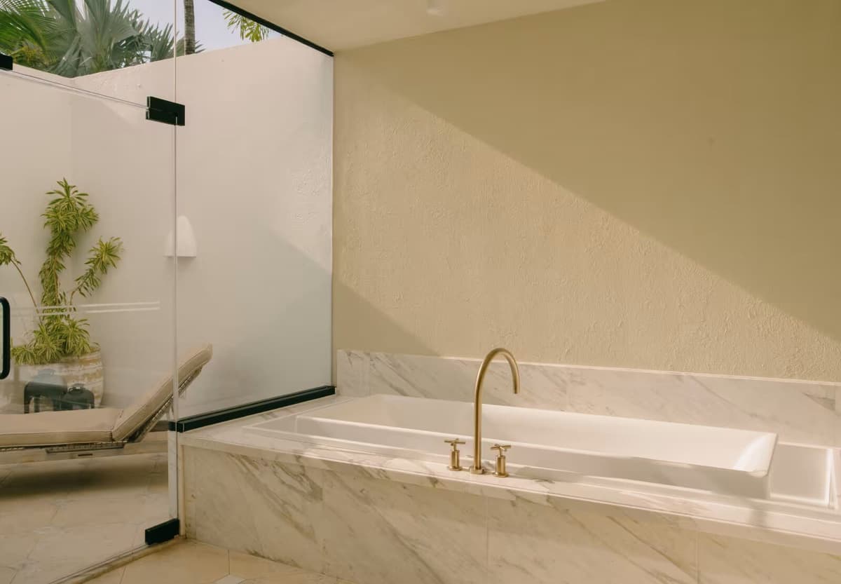 Jonquil Suite — luxury villa photo 12