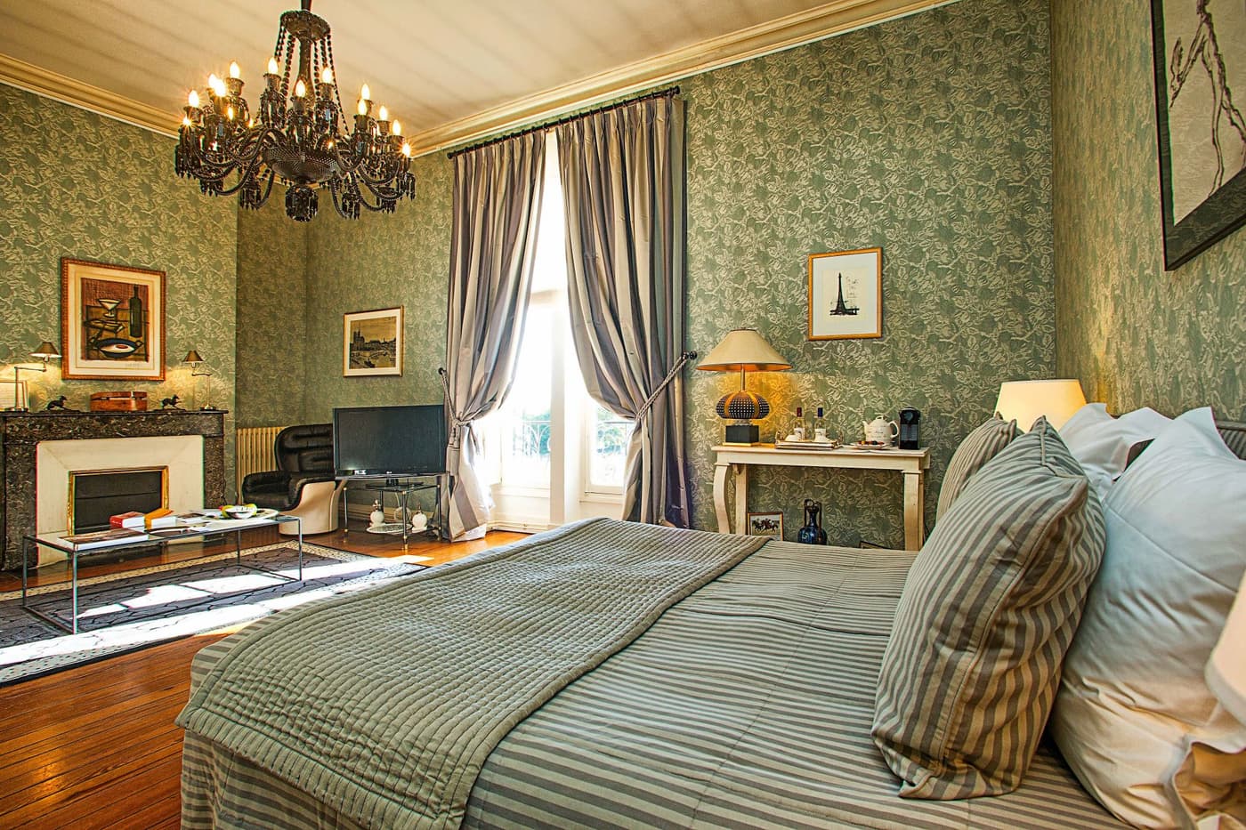 Chateau Pessac — luxury villa photo 42
