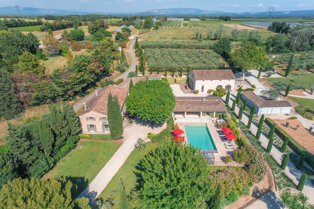 Villa Mas d Eyragues — luxury villa photo 1